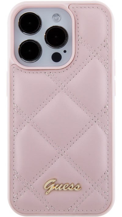 Coque iPhone 15 Pro - Guess similicuir molletonné en carreaux et logo doré métallique en relief - Rose clair