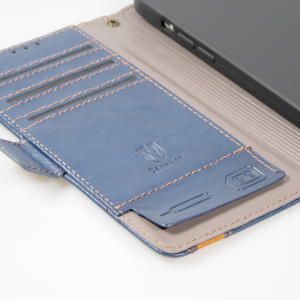 Etui cuir iPhone 13 Pro - Flip Wallet en cuir véritable avec stripe design et compartiment à cartes - Bleu