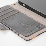 iPhone 13 Pro Leder Tasche - Flip Wallet Echtleder mit Akzentstreifen & Kartenhalter - Schwarz