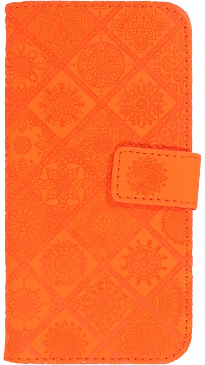 iPhone 13 Pro Case Hülle - Premium Flip Wallet Kautschuk oriental Muster mit Magnetverschluss - Orange
