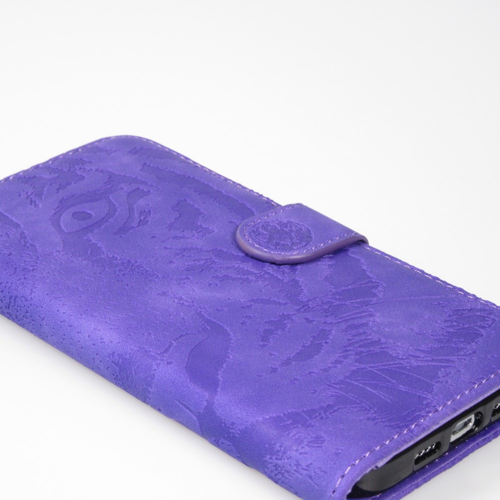 iPhone 15 Plus Case Hülle - 3D Flip Kunstleder Auge des Tigers - Violett